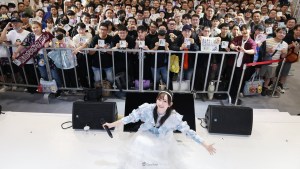 2026漫博：日本人氣聲優青山渚見面會日本館登場！迷你Live帶來多種曲風歌曲粉絲熱情應援！