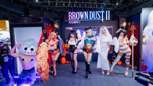 2026高雄動漫節：《棕色塵埃2》「萬聖夜宴」盛大開展，台韓越人氣Coser、限定週邊與舞台活動熱鬧登場